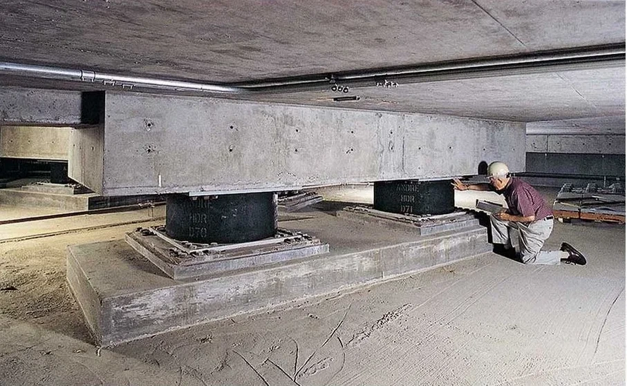 Projeto de Isolamento Sísmico de Base em Dourados: Proteção Estrutural para uma Região de Atividade Geológica