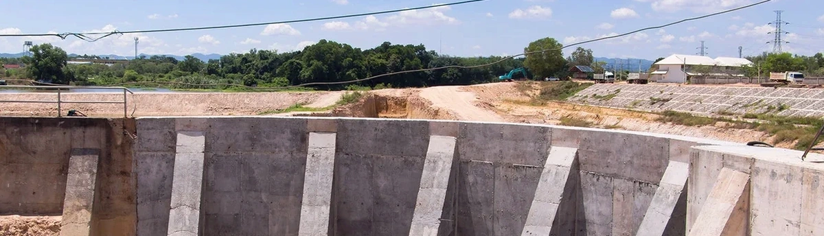 Monitoramento geotécnico de escavações em Dourados: controle de deslocamentos e nível freático